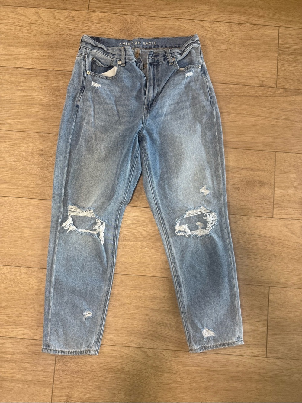 American Eagle Distressed Ripped Jeans Light Wash Size 6 Short